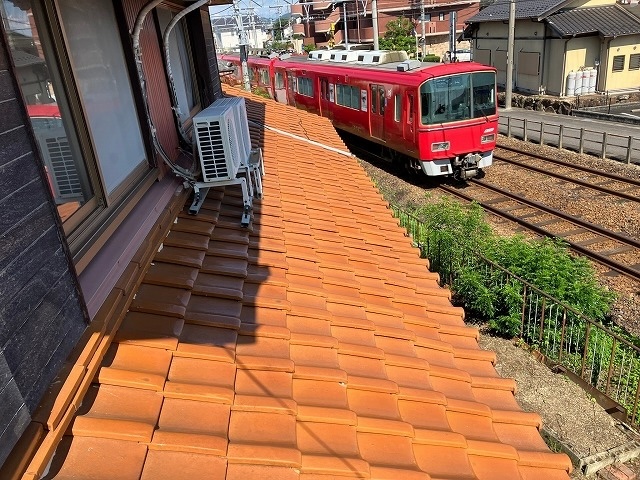 近辺は電車の通過による振動が予想される状態